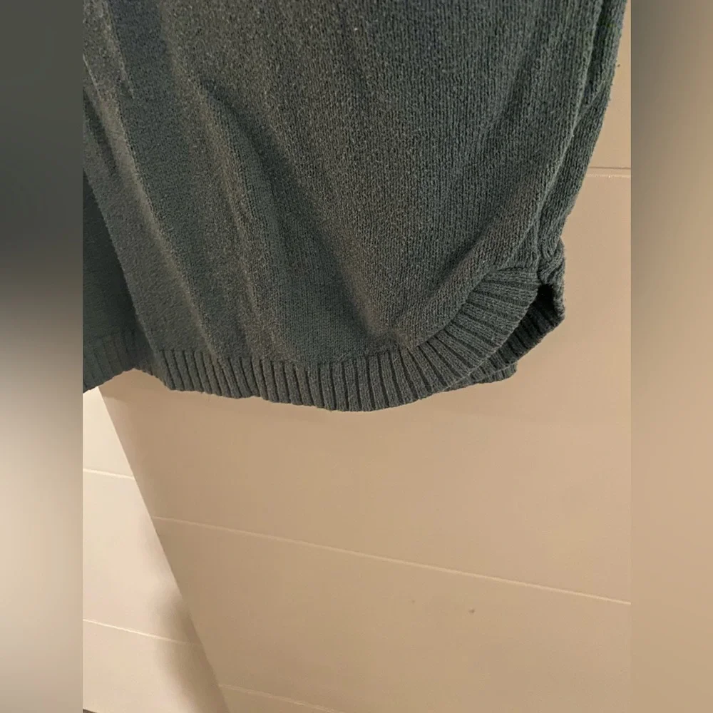 Old Navy Sweater
